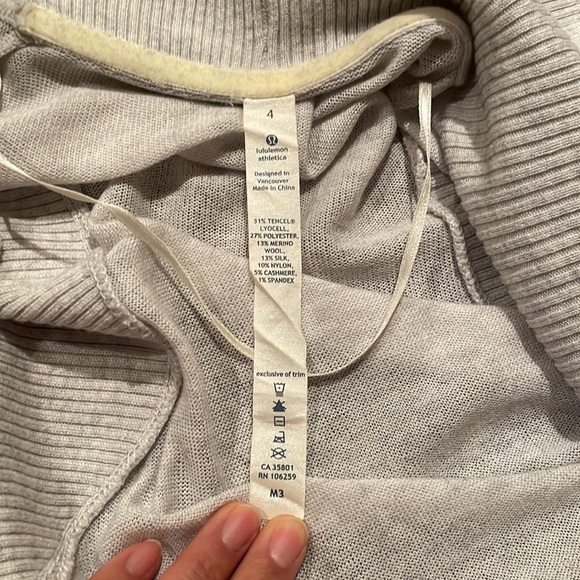 Lululemon women’s size 4 light grey cardigan shawl - Picture 5 of 8